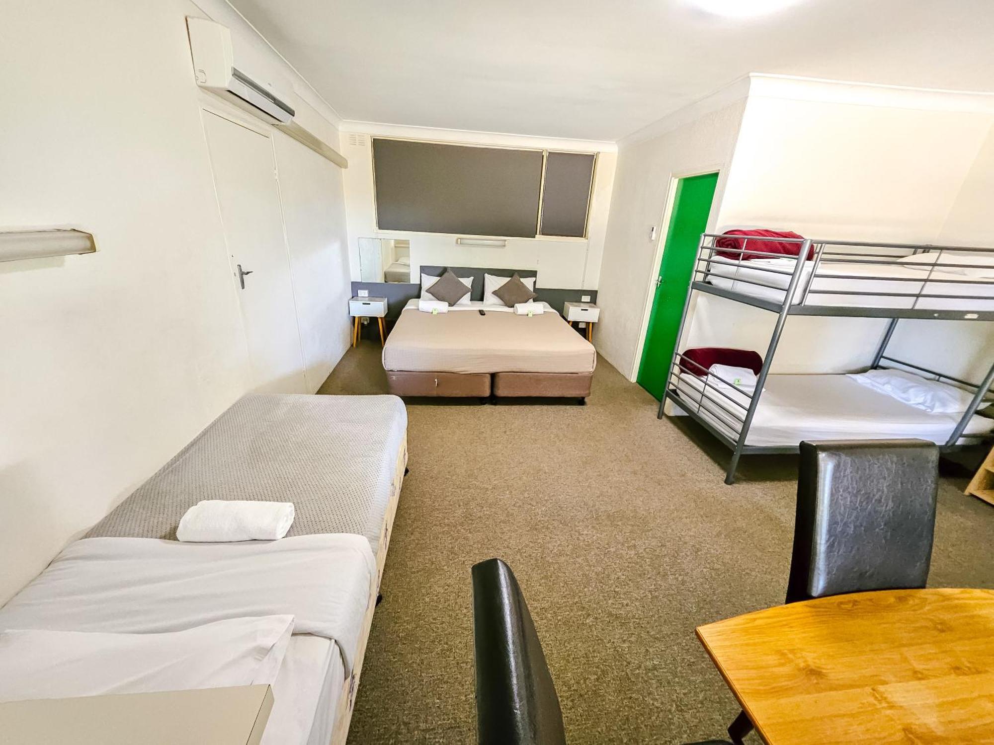 Lavington Green Door Motel المظهر الخارجي الصورة
