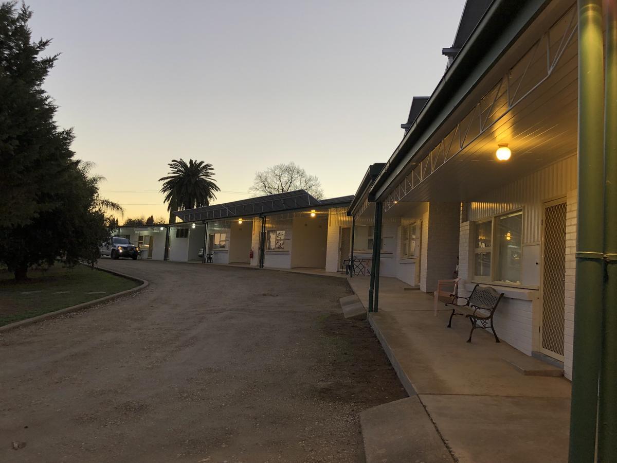 Lavington Green Door Motel المظهر الخارجي الصورة